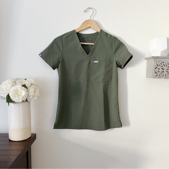Figs olive green V neck scub top with front pocket size XXS - Picture 1 of 8